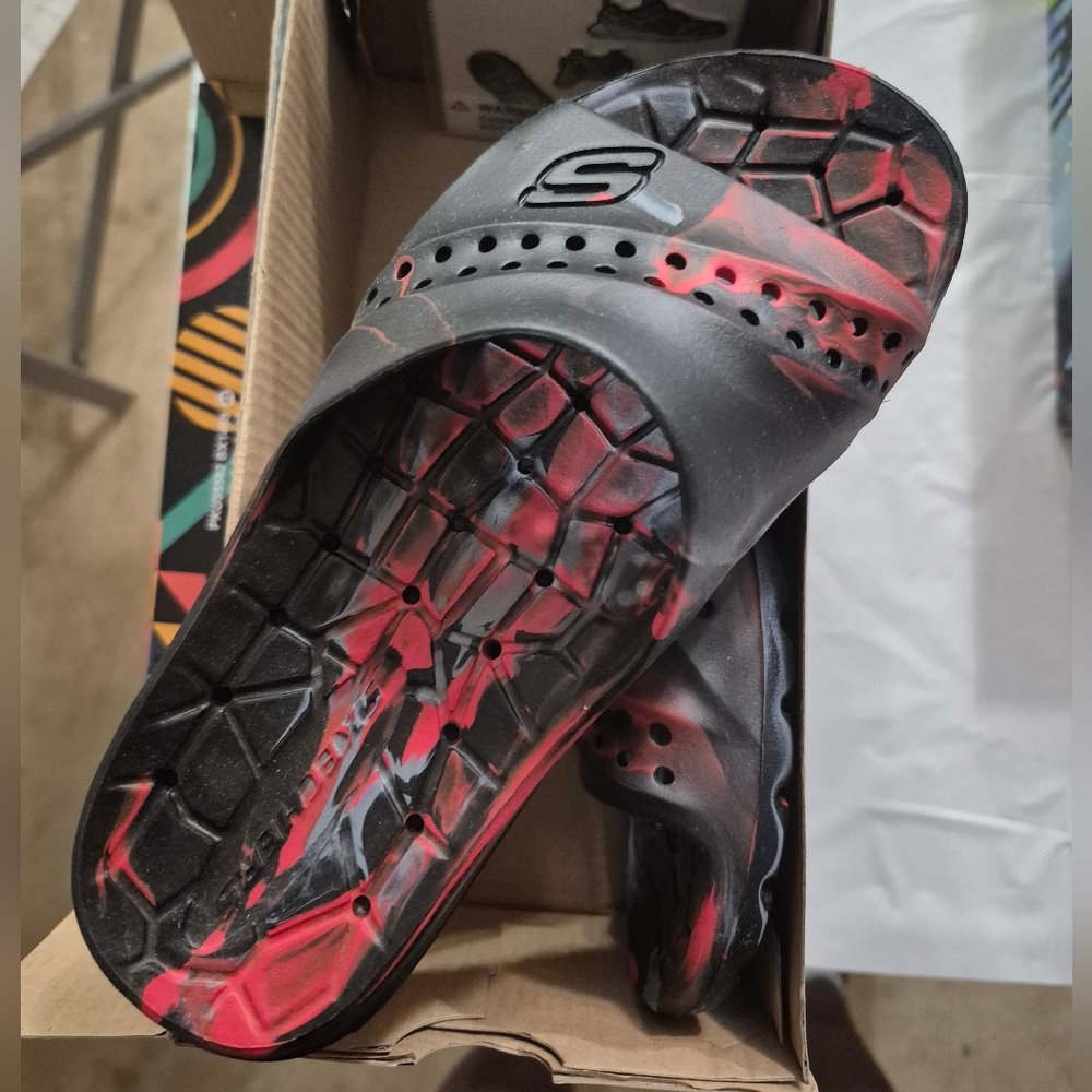 Skechers Kids Slippers - Black and Red